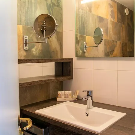 Leonardo Eden Center 4*