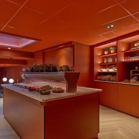 Leonardo Eden Center Hotel 4*