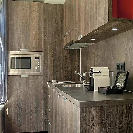 Leonardo Eden Center מלון 4*