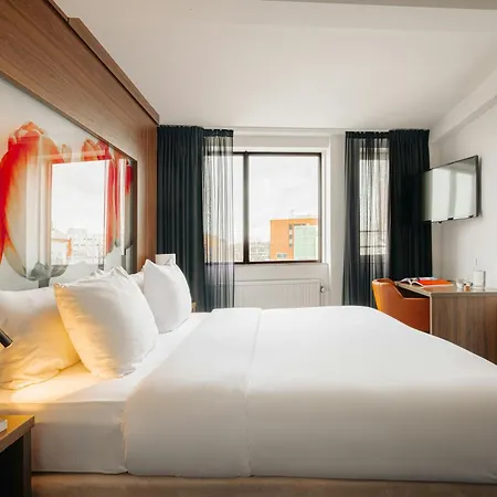 Leonardo Eden Center Hotell 4*